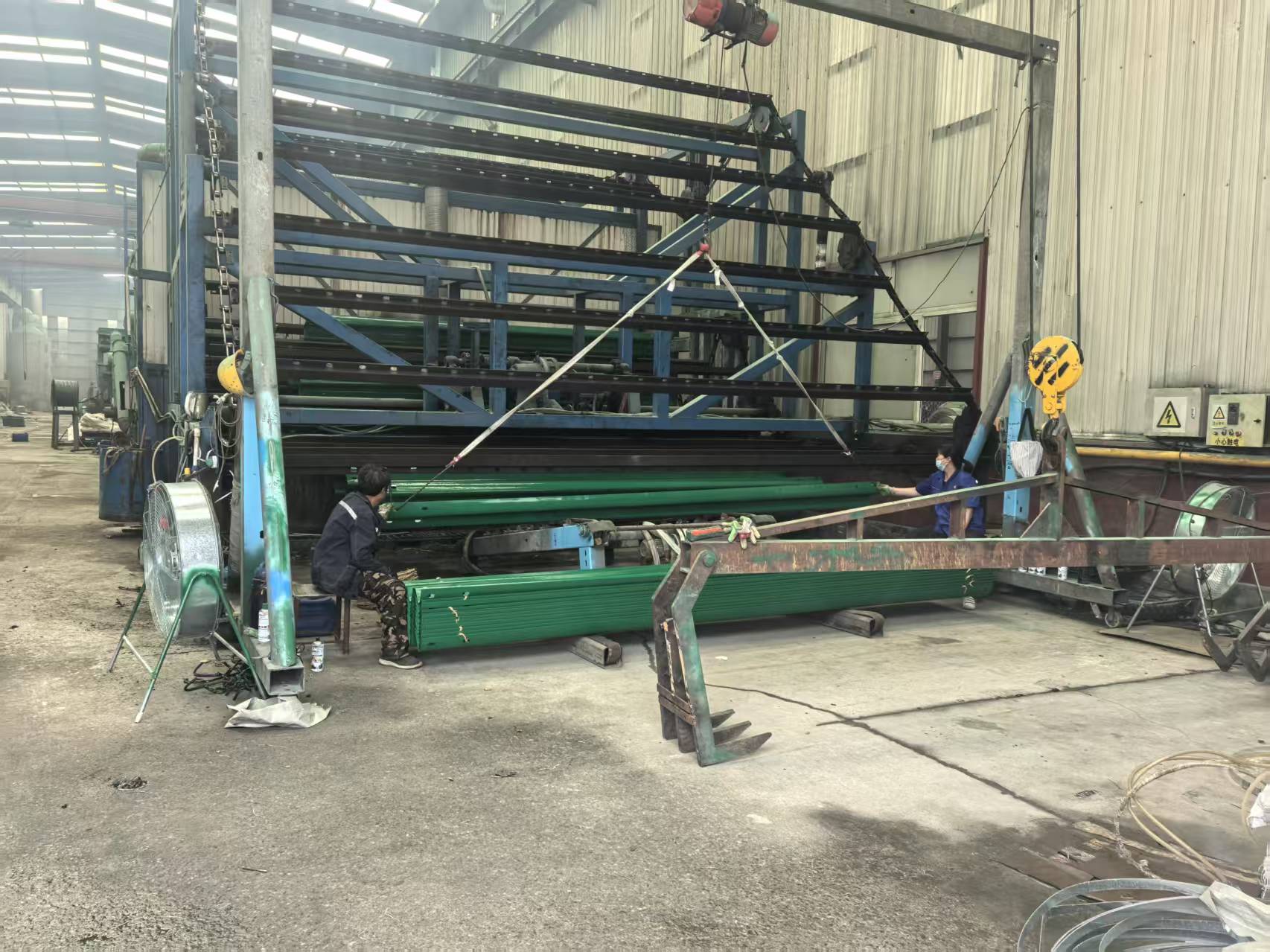 定西市波形护栏立柱环氧锌基波形护栏 - 厂家